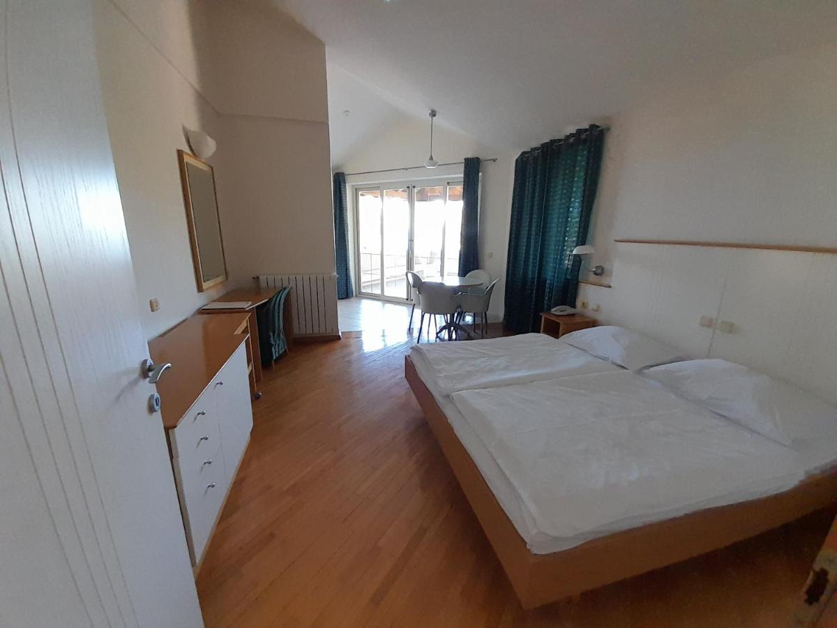 Aparthotel Plat Mlini Luaran gambar