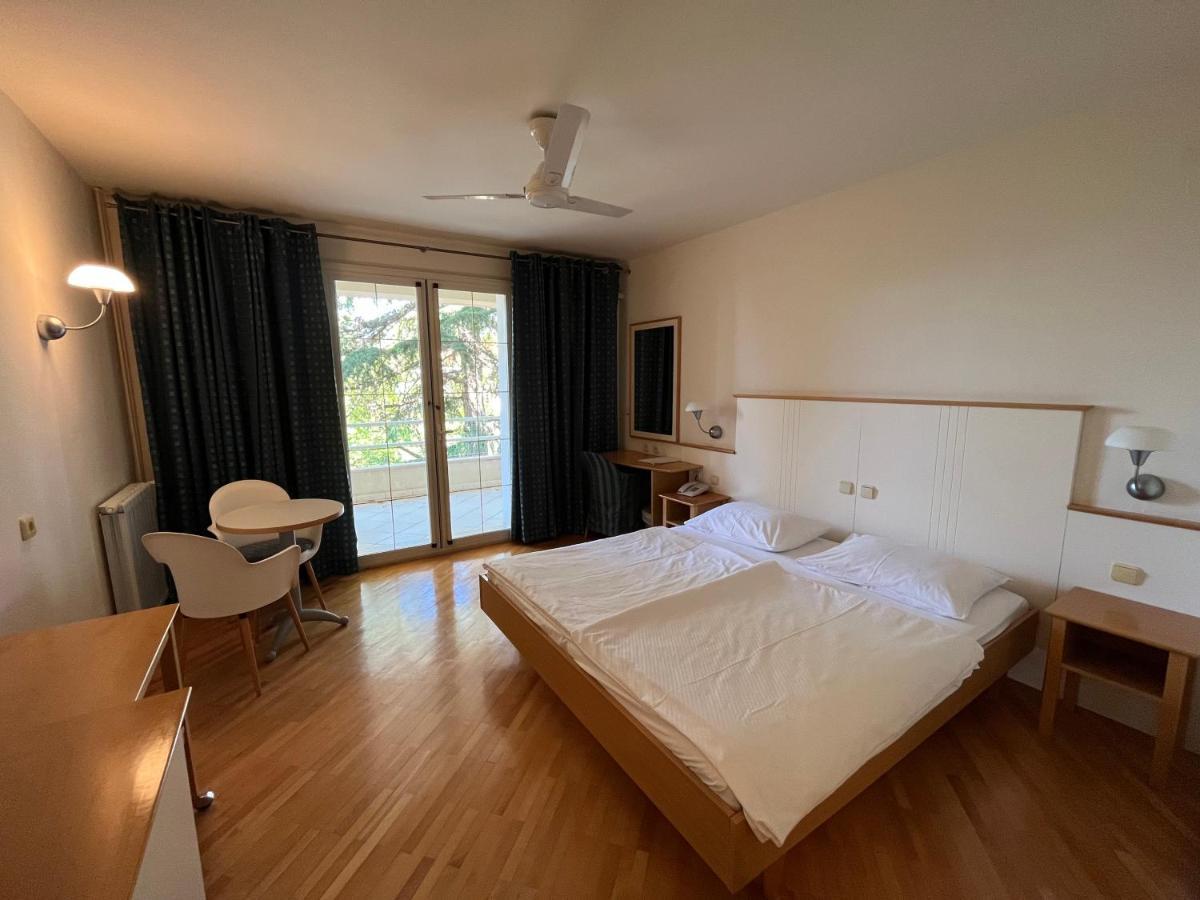 Aparthotel Plat Mlini Luaran gambar
